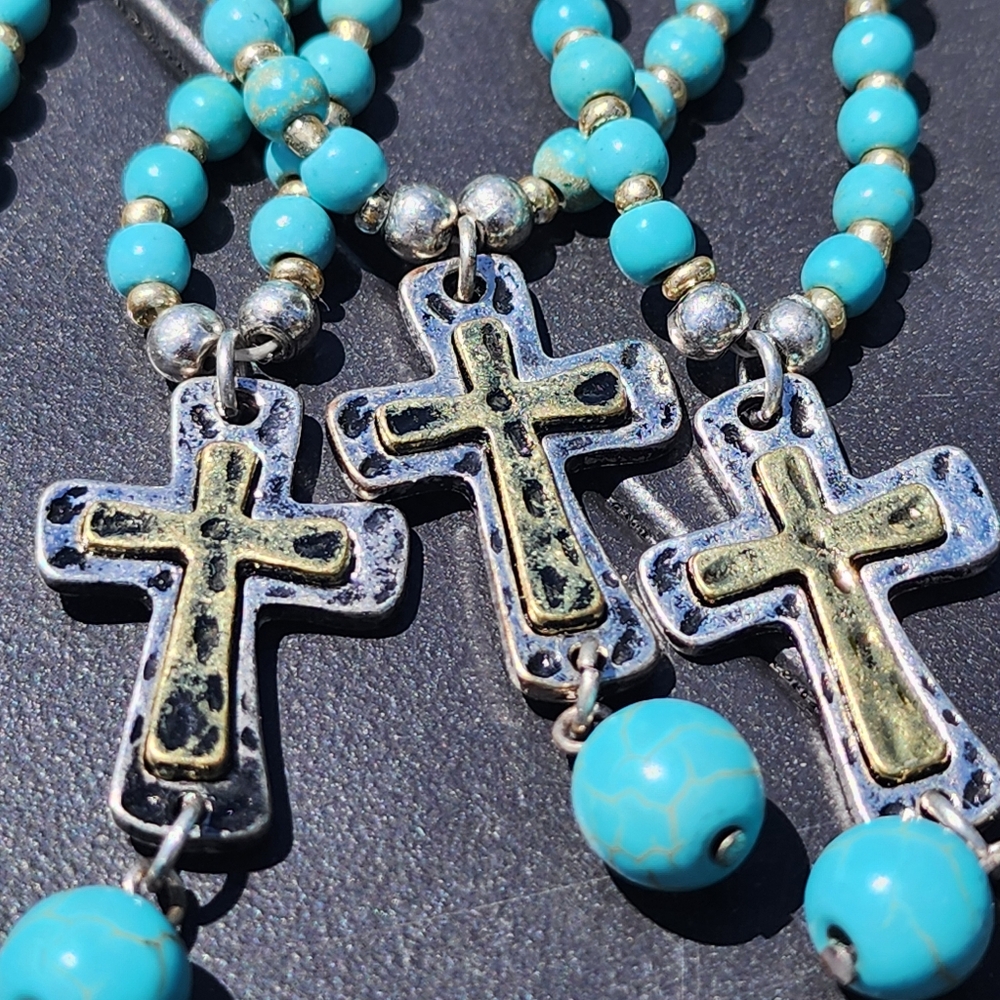 Bundle lot fashion costume jewelry 5 necklaces w cross pendant turquoise color